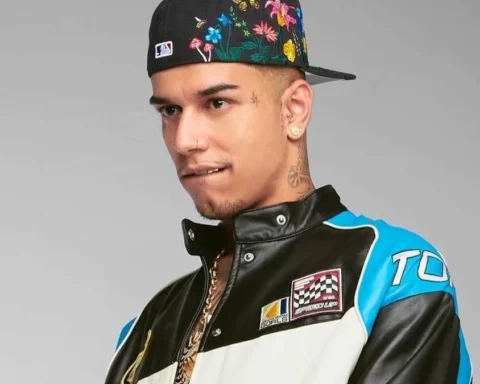 Veigh surpreende com novo visual platinado e recado