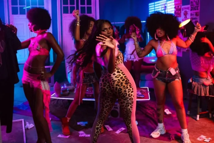 Maru2D lança single “Dedo no Gatilho” e celebra empoderamento feminino